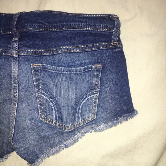 Hollister Low-Rise Short-Shorts - Picture 4 of 5